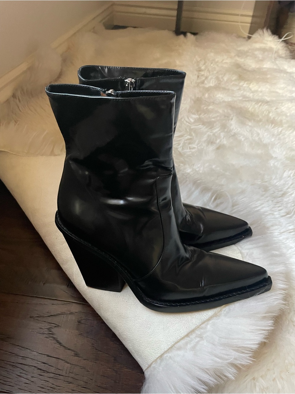Sold out Paris Texas Black patent Leather Pointed Toe Zip cowboy boots
